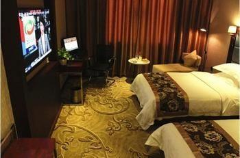 Jinyue Business Hotel Yichuan  Екстериор снимка