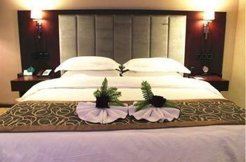 Jinyue Business Hotel Yichuan  Екстериор снимка