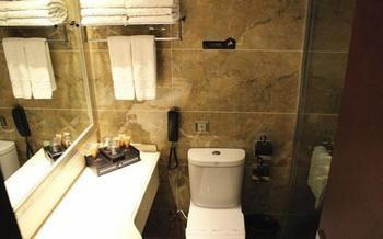 Jinyue Business Hotel Yichuan  Екстериор снимка
