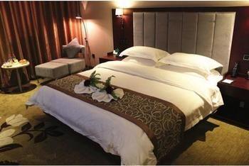 Jinyue Business Hotel Yichuan  Екстериор снимка